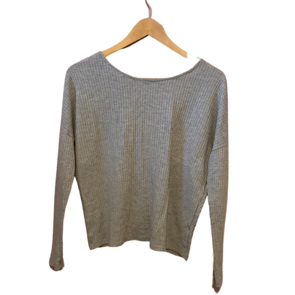 GRAY RIBBED ‘Dee Elly’ TOP!! - Picture 2 of 6